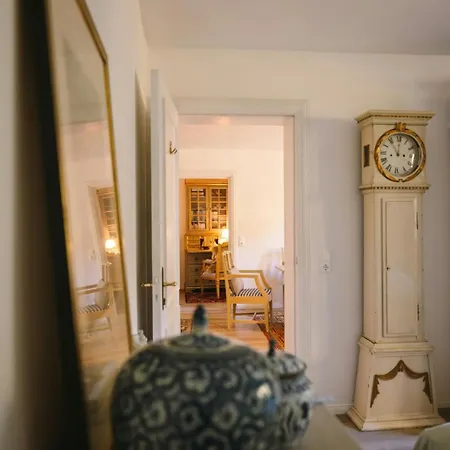 Lejlighed Flat In Historic In *