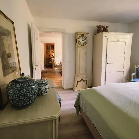 Lejlighed Flat In Historic In *